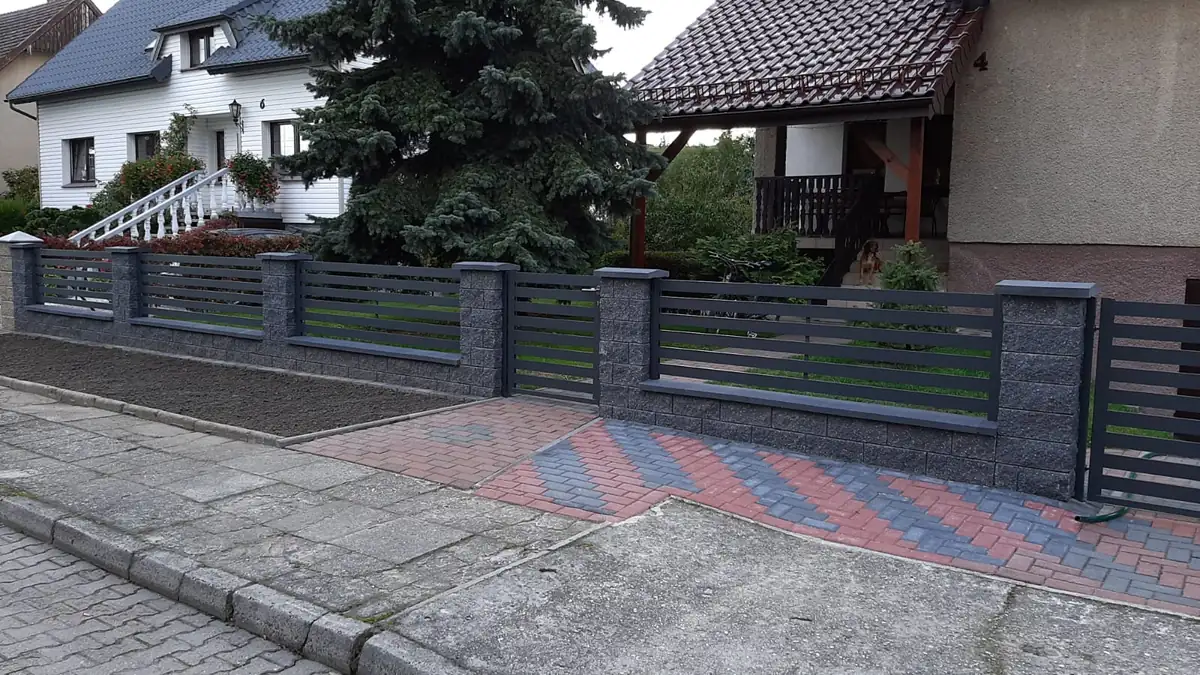 Wykonane ogrodzenie palisadowe — oferta firmy dla Brzegu